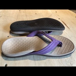 Vionic flip flops, 9, EUC